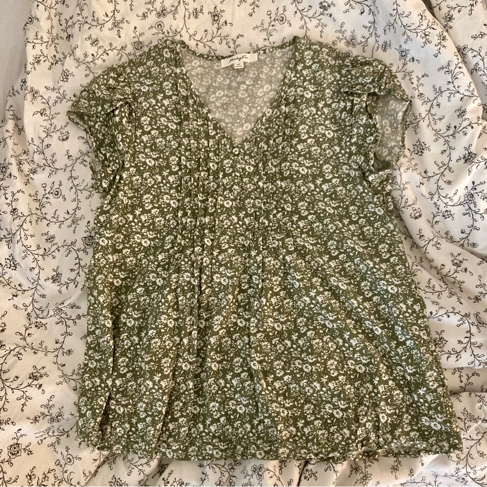 Monday Fun Sue Tulip Sleeve Top